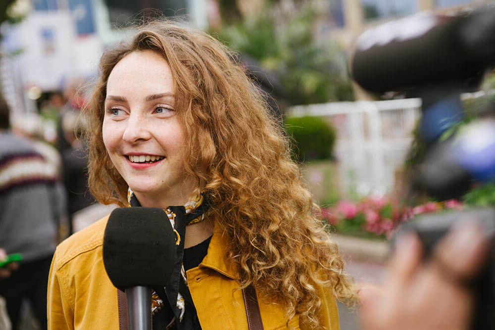 interview met meisje op straat